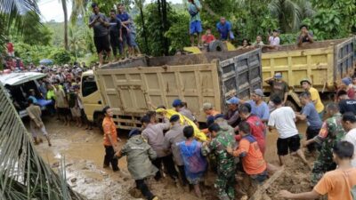 Foto. 3 Orang Meninggal Dunia Pasca Banjir dan Longsor di Kabupaten Padang Pariaman.