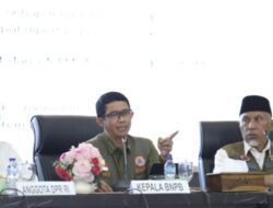 Pimpin Rakor Banjir dan Longsor di Sumatera Barat, Kepala BNPB Minta Penanganan Darurat Dipercepat