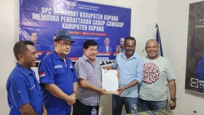 Foto. Maju Lagi Mantan Wakil Bupati Kupang, Jerry Manafe Daftar Cabup ke Demokrat.