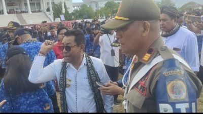 Foto. Pj. Bupati Kupang, Alexon Lumba Serahkan 1.314 SK PPPK Formasi Tahun 2023.