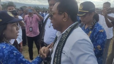 Viral, 2 Wanita Lulusan P3K Tenaga Kesehatan Adu Mulut dengan Penjabat Bupati Kupang