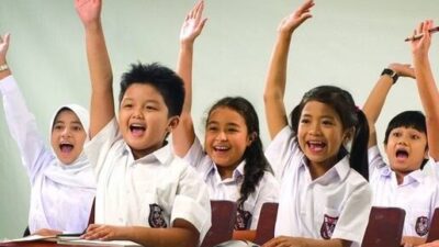 Foto. Orang Tua Wajib Tahu, Syarat Usia Anak Minimal Daftar Masuk SD Bukan 6 Tahun Melainkan...