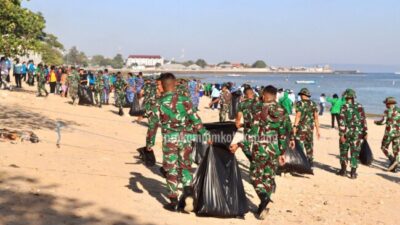 Gelar Aksi Bersih Pantai dan Penanaman Pohon, Pj. Wali Kota Kupang Apresiasi Karya Bakti Dharma Pertiwi