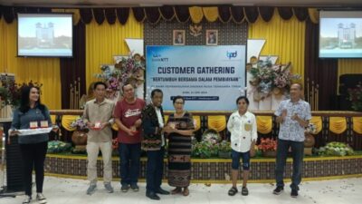 Foto. Bank NTT Cabang Sabu Raijua Gelar Costumer Gathering, Hilarius Minggu : Tanpa Nasabah dan Debitur Bank NTT Tidak Bisa Hidup.
