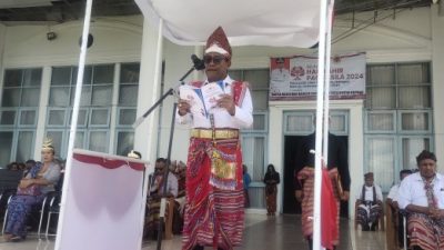 Foto. Kenakan Pakaian Kebesaran Adat TTS, Pj. Bupati Kupang Pimpin Upacara Hari Lahir Pancasila.