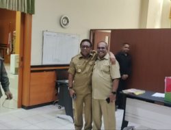 Momen Haru, 2 Pejabat Bupati di NTT Bertemu dan Saling Berpelukan