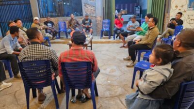 Foto. Bahas Industri Kreatif, Ansy Lema Bersama Milenial-Gen Z, Nongkrong Bareng di Car Free Night Maumere.