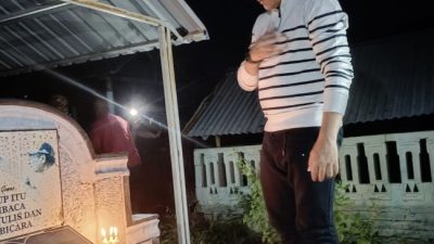 Di Malam Teduh, Ansy Lema Serap Energi Juang dari Mantan Politisi Bung Kanis Pari dan E.P da Gomez