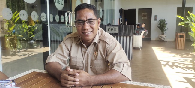 Foto. Doyan Perjalanan Dinas 5 Kali Sebulan, Kabag Umum Sekwan DPRD Kabupaten Kupang Dikritik Anggota DPRD.