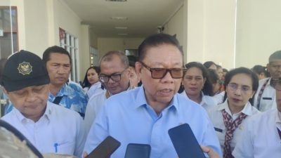 Kunjungi RSUD Naibonat, Agung Laksono Prihatin dengan Kondisi Pembagunan yang Terbengkalai