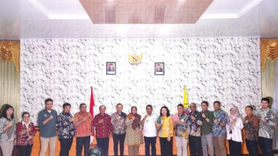 Foto. Terima Kunjungan 5 Kementerian, Pj Bupati Kupang Paparkan Persoalan Infrastruktur di Kabupaten Kupang.