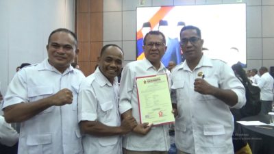 Fix Paket Gemoy, Pasangan Yosef Lede dan Arum Titu Eki Terima SK dari Partai Gerindra