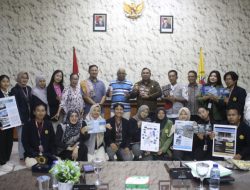 Mahasiswa UNJ dan UPN Veteran Presentasi Hasil Inovasi KKN di Hadapan Pemkab Kupang