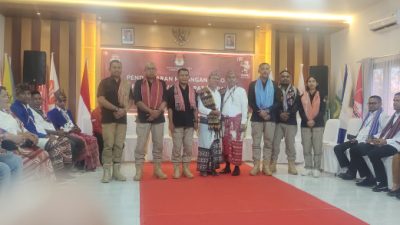 KPU Kabupaten Kupang Terima Pendaftaran Pasangan Korinus Masneno dan Silvester Banfatin