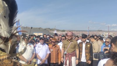 Tiba di Kabupaten Kupang, AHY Dikenakan Pakaian Adat Kebesaran Amarasi