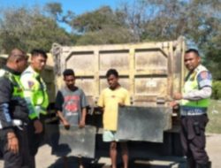 Satlantas Polres Kupang Tertibkan Puluhan Kendaraan Beratribut Tak Sesuai Standar