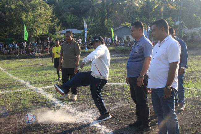 rtp slot gacor Kick Off, Pj. Bupati Kupang Buka Turnamen Sepak Bola Mini Perseba Cup I - Kupangberita.com