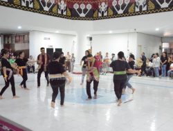 Pemerintah Kota Kupang Gelar Lomba Tarian Ayam Kaki Kuning dan Parade Tenun Sepe
