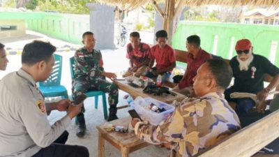 Foto. Pererat Hubungan, Komandante UPF dan Imigrasi Oecusse RDTL Lakukan Silaturahmi ke Pos Pamtas Oepoli.