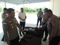 Jelang Akhir Tahun, Kapolres Kupang Periksa Senpi Anggota, Cegah Penyalahgunaan