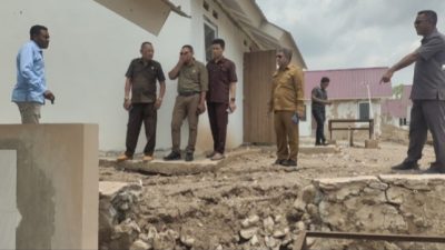 Foto. Anggota DPRD Kabupaten Kupang Temukan 2.100 Unit Rumah Bantuan Pemerintah Pusat Rusak Parah.