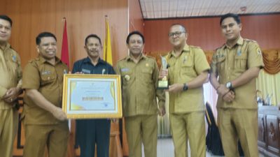 Foto. Pemkab Kupang Sabet Juara 1 APBD Award 2024, Kategori Realisasi Capaian PAD Tertinggi.