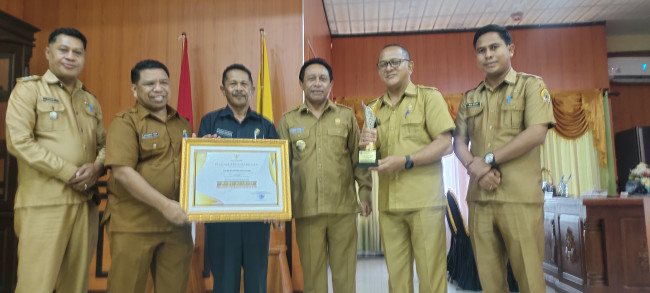 Foto. Pemkab Kupang Sabet Juara 1 APBD Award 2024, Kategori Realisasi Capaian PAD Tertinggi.