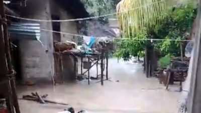 Foto. Sungai di Kupang NTT Meluap, 2 Desa Terendam Banjir: Penanganan Segera Diperlukan.