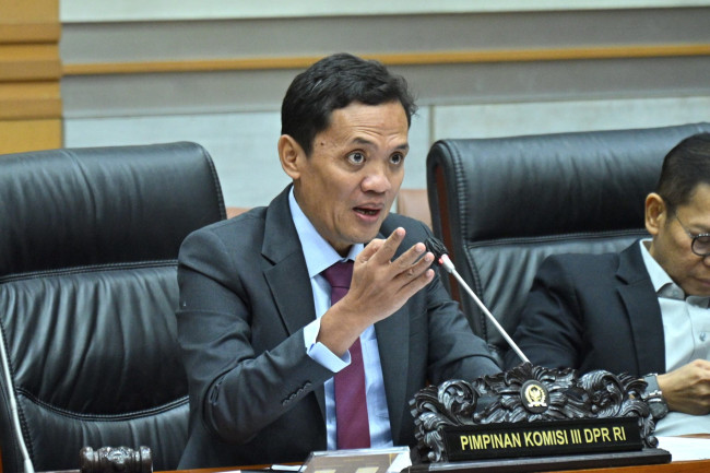 Foto. Komisi III DPR RI Beberkan Ipda Rudy Soik Batal Dipecat dari Kepolisian.