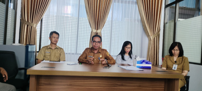 Foto. Polemik Mutasi Pegawai Puskesmas Tarus: Kadis Kesehatan Tegaskan Tindakan Tegas Jika Terbukti Pelanggaran.