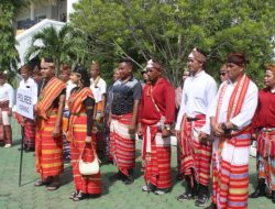 Kenakan Motif Kain Tenun Amfoang, Polres Kupang Raih Juara 2 dalam Parade NTT Bertenun