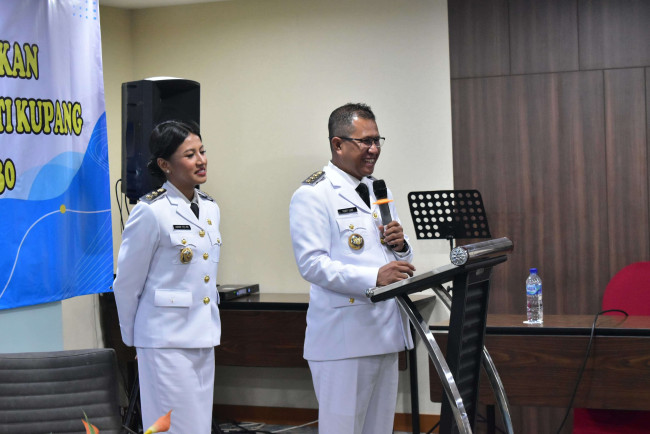 Foto. Oknum Pejabat Janjikan Jabatan ke ASN, Bupati Kupang Ancam Non Job Selama 5 Tahun.