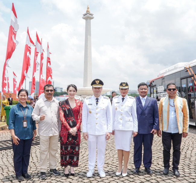 Foto. Resmi Dilantik, Wali Kota Kupang dr. Christian Widodo dan Serena Francis Siap Benahi Kota.