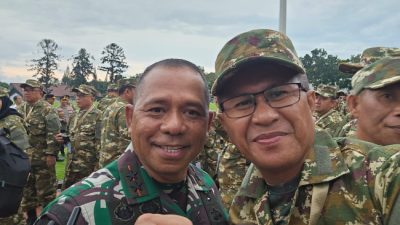 Intip Bupati Kupang Gunakan Pakaian Motif Loreng Foto Bersama Gubernur Akmil.
