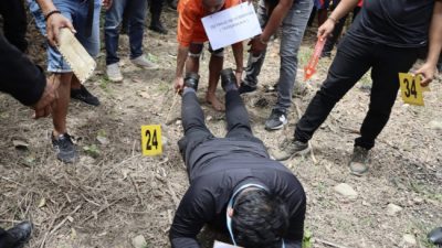 Rekonstruksi Kasus Pembunuhan Lasarus Antonius Bell di Desa Poto, Pelaku Peragakan 31 Adegan