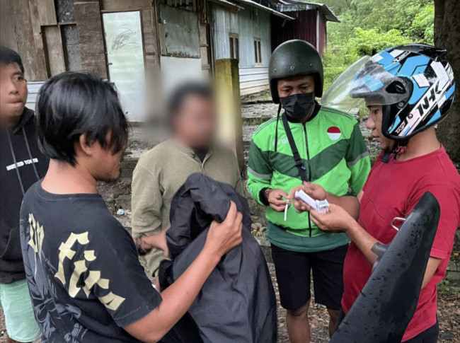 Foto. Bawah Ganja 8,5 Gram Pemuda di NTT Berhasil Dibekuk Polisi di Flores.
