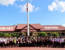 Polres Kupang Perkuat Nasionalisme dengan Tradisi Menyanyikan Indonesia Raya Setiap Hari