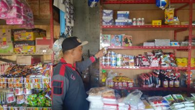 Foto. Polsek Lembor Gelar Sidak Pastikan Stabilitas Harga dan Ketersediaan Barang Jelang Ramadhan.