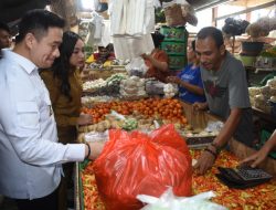 Sidak Pasar, Wali Kota Kupang Pastikan Stok Bahan Pokok Aman Jelang Hari Raya