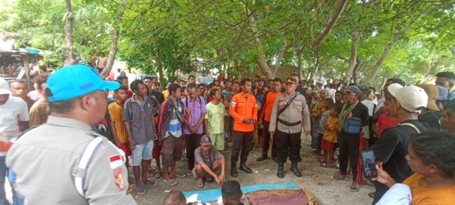 Foto. Seorang Pemuda Terseret Ombak di Pantai Oetune, Ditemukan Meninggal Dunia.