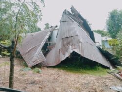 Angin Kencang Hancurkan Rumah Guru di Kupang, Diduga Akibat Siklon Tropis 93S