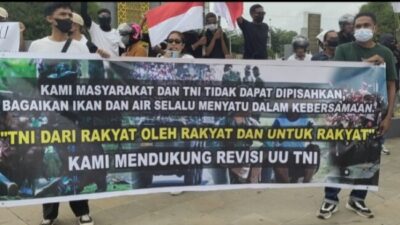 Foto. Aliansi Masyarakat Bersatu NTT Gelar Aksi Damai Dukung UU TNI.