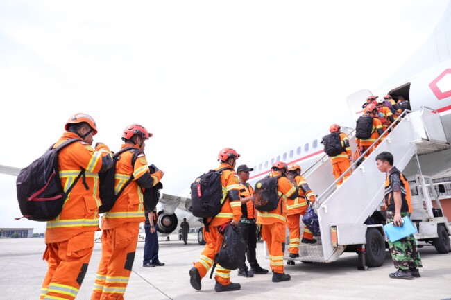 Foto. Tim USAR Indonesia bersiap berangkat ke Myanmar pasca gempa magnitudo 7,7.