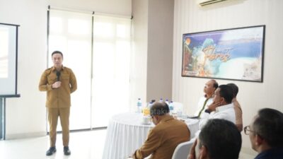 Wali Kota Kupang dr. Christian Widodo memaparkan program prioritas pembangunan di hadapan Gubernur dan kepala daerah se-Pulau Timor.