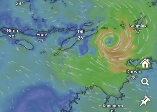 Gambar Citra Satelit Bibit Siklon 96S: Citra satelit yang menunjukkan lokasi bibit siklon tropis 96S di Laut Arafura, barat Papua Selatan.