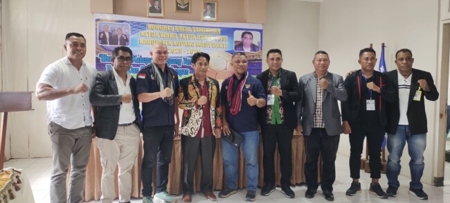 Teldy Sanam usai terpilih sebagai Ketua Askab PSSI Kabupaten Kupang periode 2025–2029.
