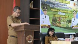 Bupati Kupang Yosef Lede saat membuka Rakor Penyuluh Pertanian di Aula Kantor Bupati Kupang, Oelamasi.