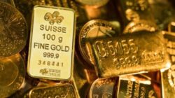 Emas Terkoreksi Usai Cetak Rekor Tertinggi, Analis Waspadai Koreksi Lanjutan hingga US$300.