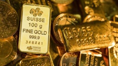 Emas Terkoreksi Usai Cetak Rekor Tertinggi, Analis Waspadai Koreksi Lanjutan hingga US$300.