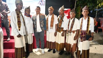 Forum dialog masyarakat tiga desa bersama Bupati Kupang membahas sengketa lahan Kawasan Industri Bolok.